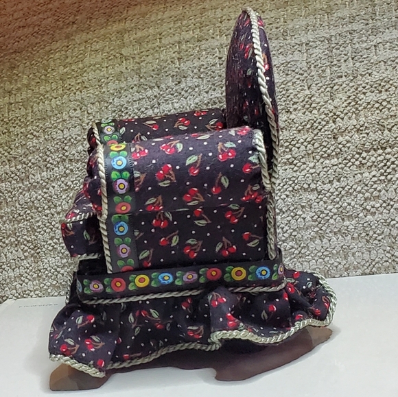 Vintage Mary Englebreit Plush Armchair with hidden box under cushion - Picture 6 of 9